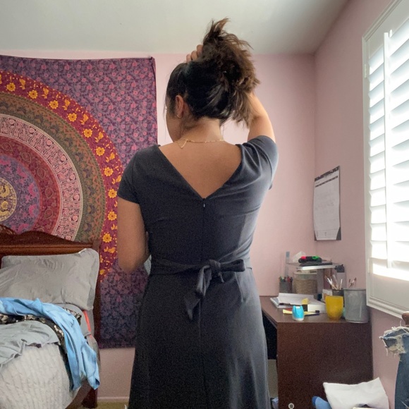 Simple Dress! - Picture 5 of 7